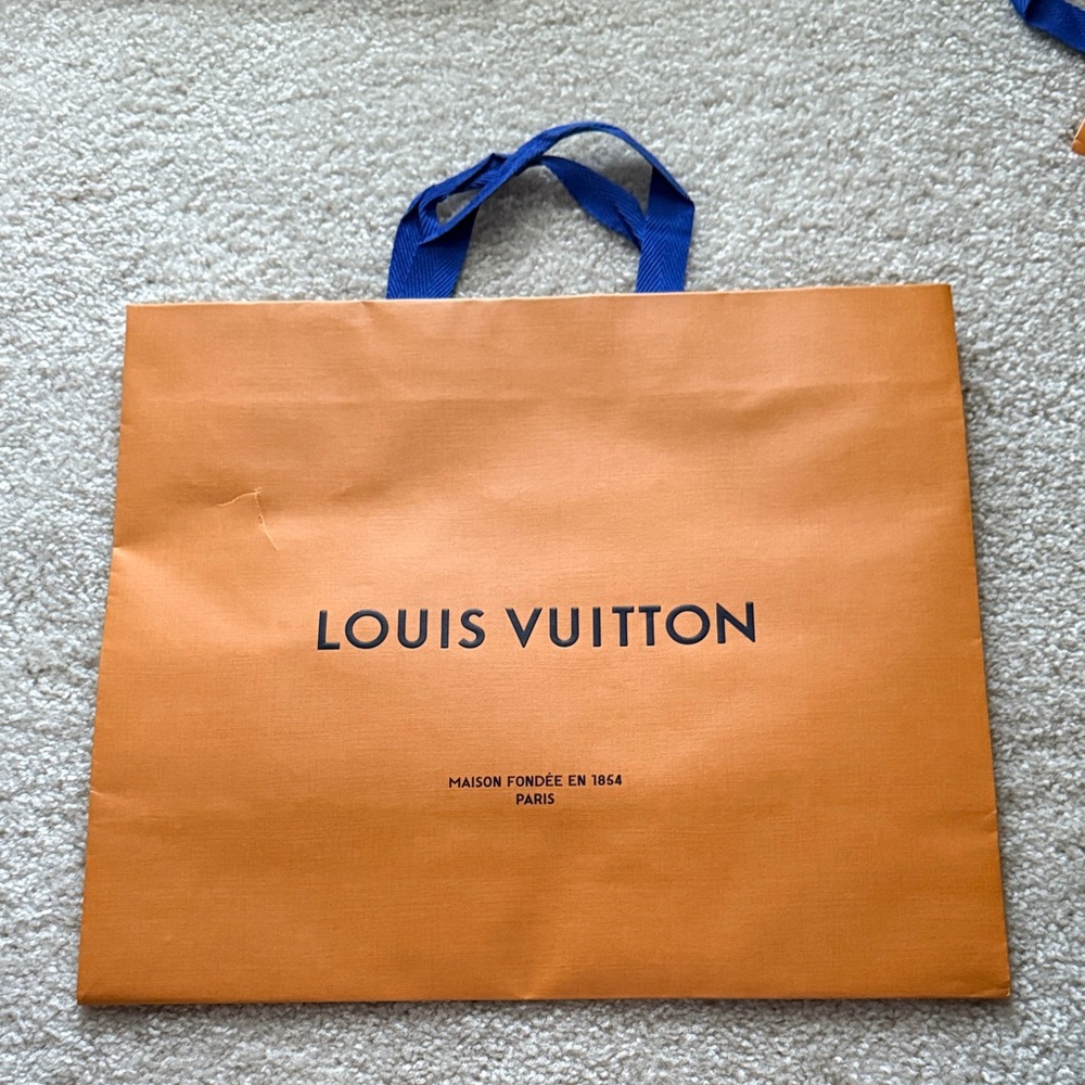 LV shopping bag 💯 authentic